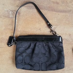 ➰Coach wristlet